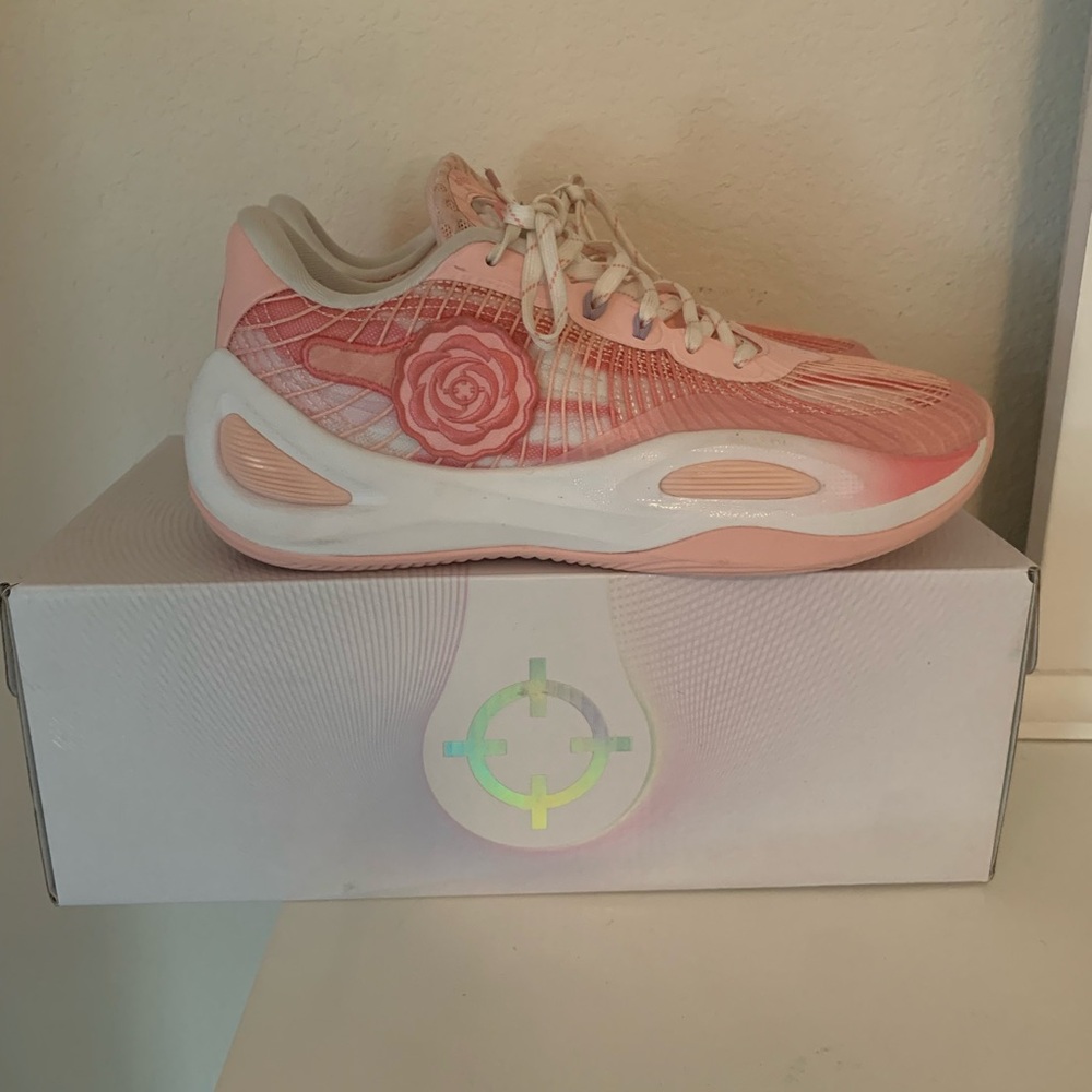 Stylish AR1 “Valentine” Rigorer Basketball Shoes(only worn 3 times) - Picture 3 of 5